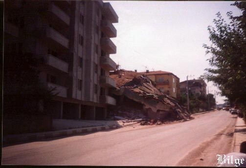 17 Ağustos depreminde Adapazarı