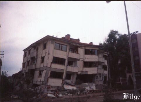 17 Ağustos depreminde Adapazarı